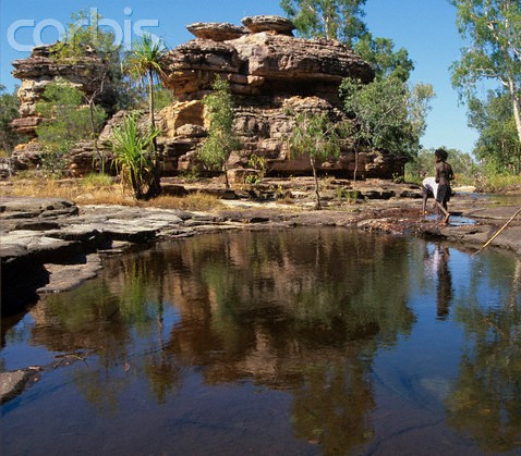 Ο Ιερός Βράχος Dukaladjarrnj των Rembarrnga. Penny Tweedie/Corbis